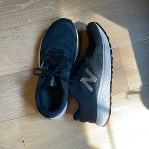 New Balance 520 Sneakers Black/White Sz8.5